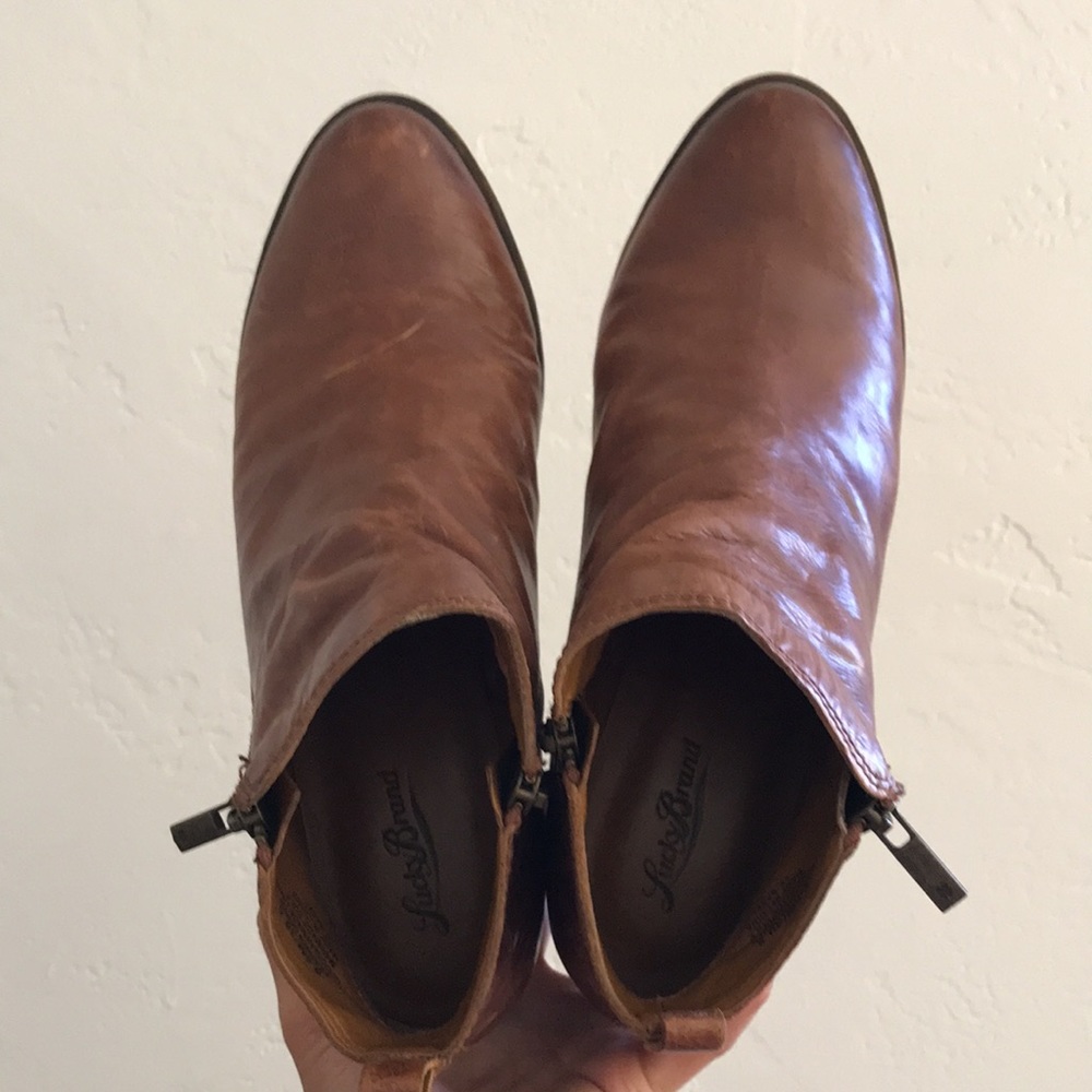 Lucky brand crinkled leather ankle boots 9.5
